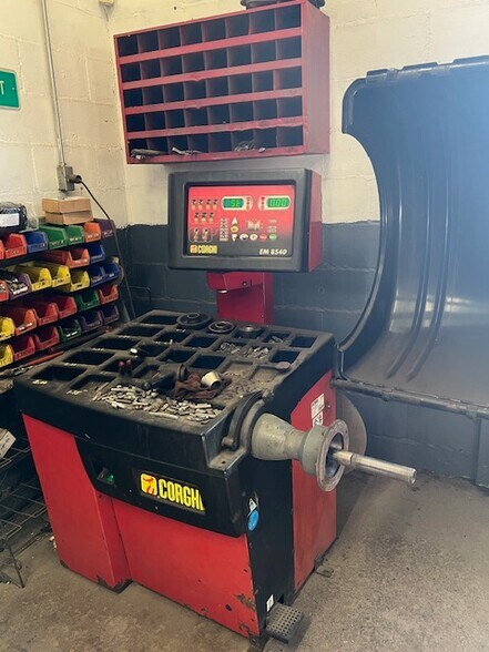 More Photos Of 202 N High St, Mount Orab Auto Repair For Sale