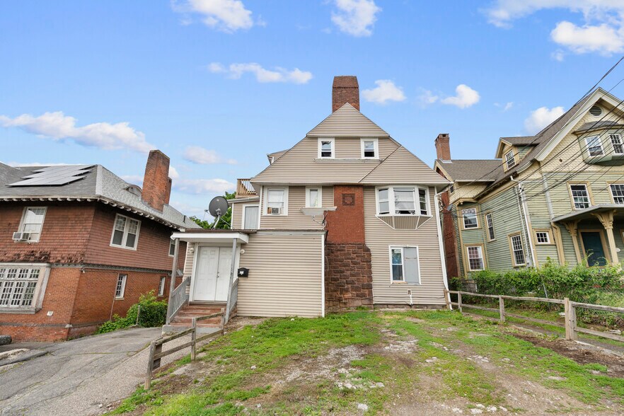 More Photos Of 135 Prospect St, Waterbury Apartments For Sale