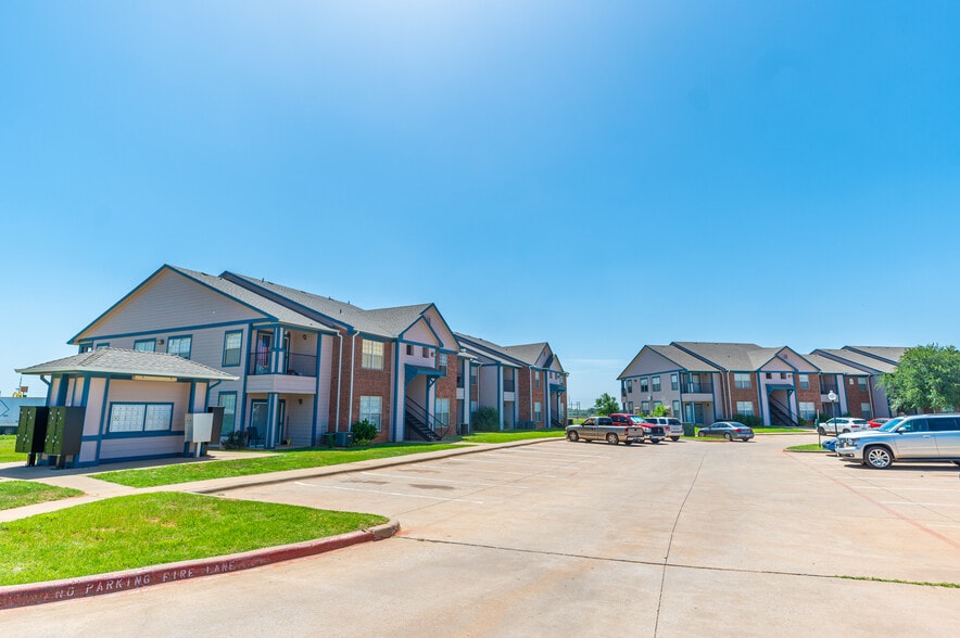 More Photos Of 300 Madison Ave, Childress Apartments For Sale