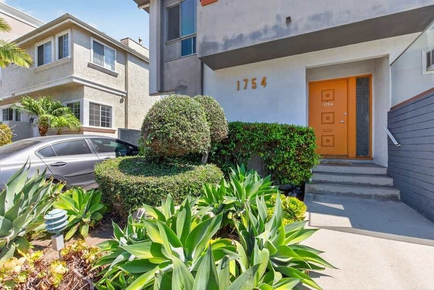 More Photos Of 1754 Federal Ave, Los Angeles Apartments For Sale