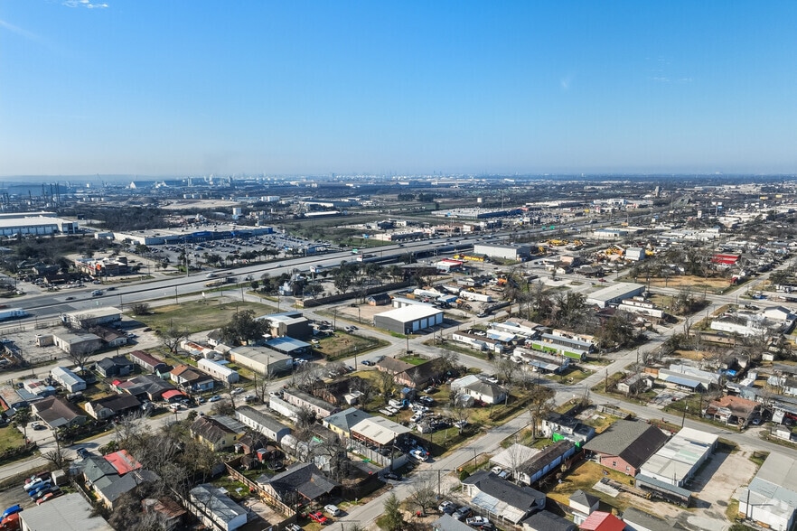More Photos Of 1222 Frankie St, Houston Warehouse For Sale
