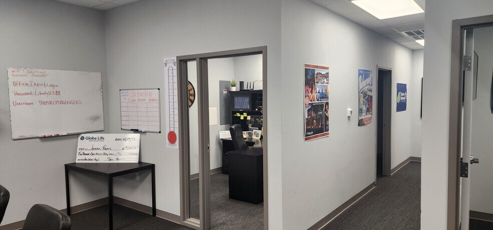 More Photos Of 2017 Corporate Dr, Wilmington Showroom For Lease