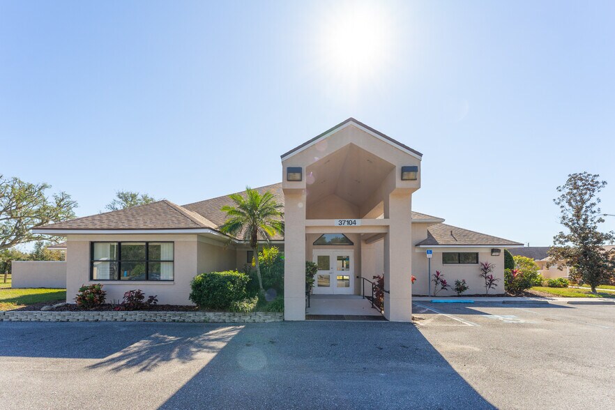 More Photos Of 37104 Clinton Ave, Dade City Office For Lease