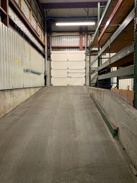 More Photos Of 557 Riverside Ave, Burlington Industrial For Sale