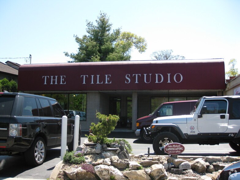 More Photos Of 1 Lansdowne Ave, Merrick General Retail For Sale