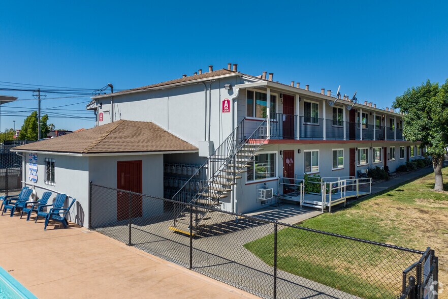 More Photos Of 2928 Watt Ave, Sacramento Apartments For Sale