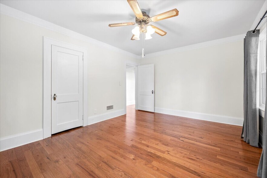 More Photos Of 301 E Main St, Easley Land For Sale