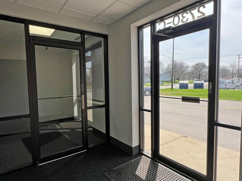 More Photos Of 2700-2730 W 21st St, Erie Office For Lease