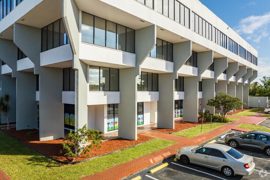 More Photos Of 840 SW 81st Ave, North Lauderdale Office For Sale