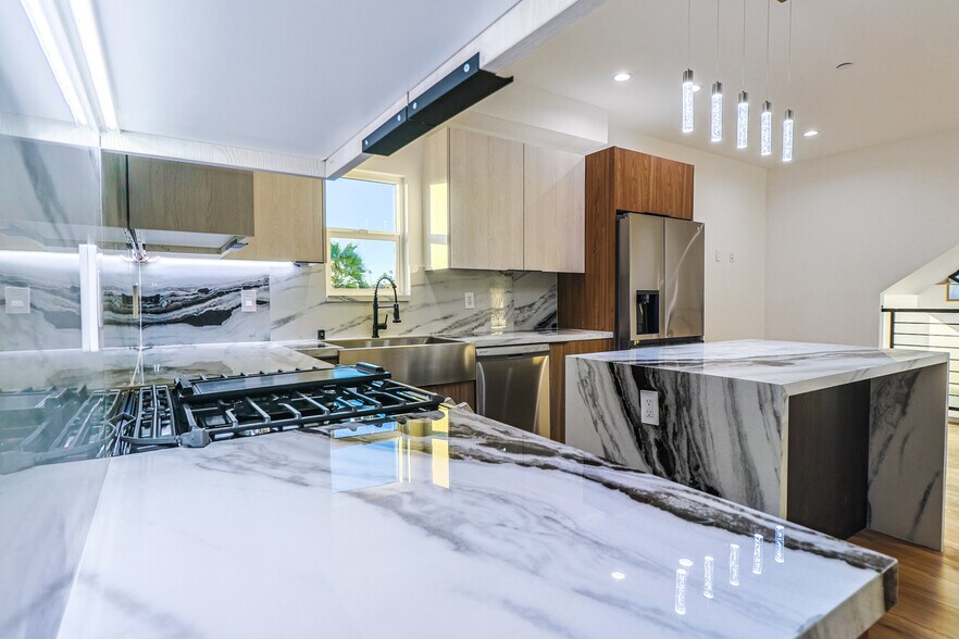 More Photos Of 4842 W 17th St, Los Angeles Apartments For Sale