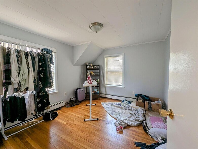 More Photos Of 44 Walnut St, Claremont Apartments For Sale