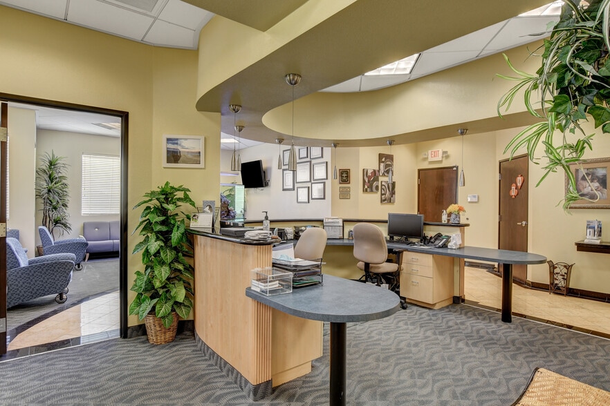 More Photos Of 8867 W Flamingo Rd, Las Vegas Office For Sale