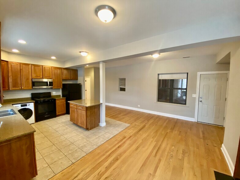 More Photos Of 6557 S Minerva Ave, Chicago Apartments For Sale
