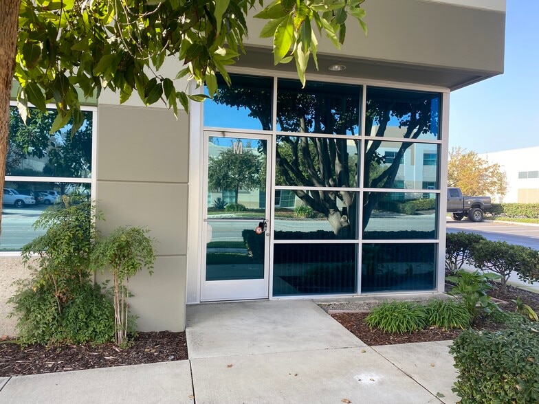 More Photos Of 2000 Cabot Pl, Oxnard Warehouse For Sale