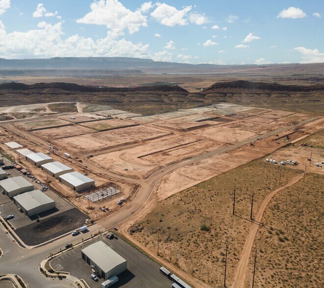 More Photos Of Quail Creek Industrial Park, Hurricane Warehouse For Lease