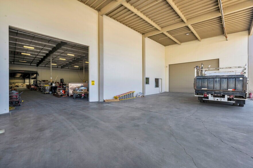 More Photos Of 1955 Timber Way, Reno Warehouse For Lease