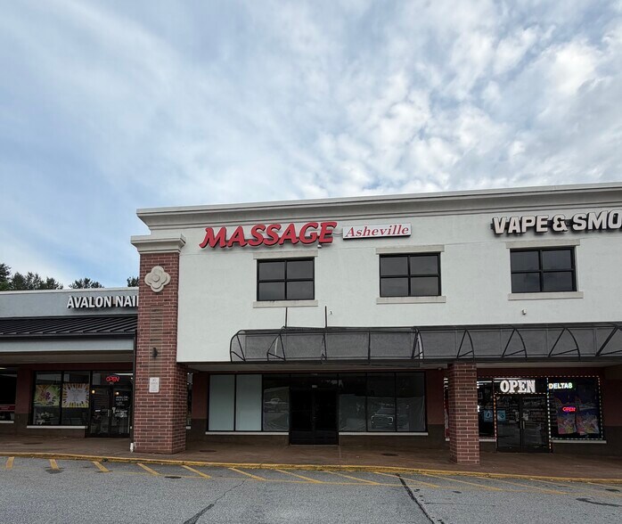More Photos Of 1636 Hendersonville Rd, Asheville Unknown For Lease