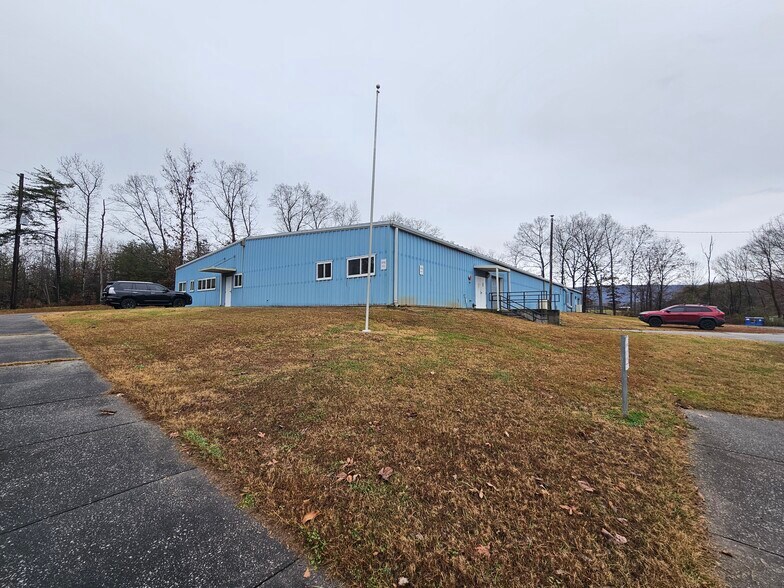 More Photos Of 205 Industrial Pike, Whitwell Manufacturing For Sale