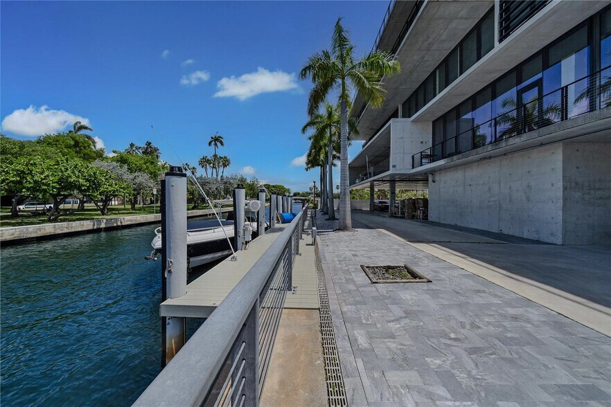 More Photos Of 528 NW 7th Ave, Miami Loft Creative Space For Sale