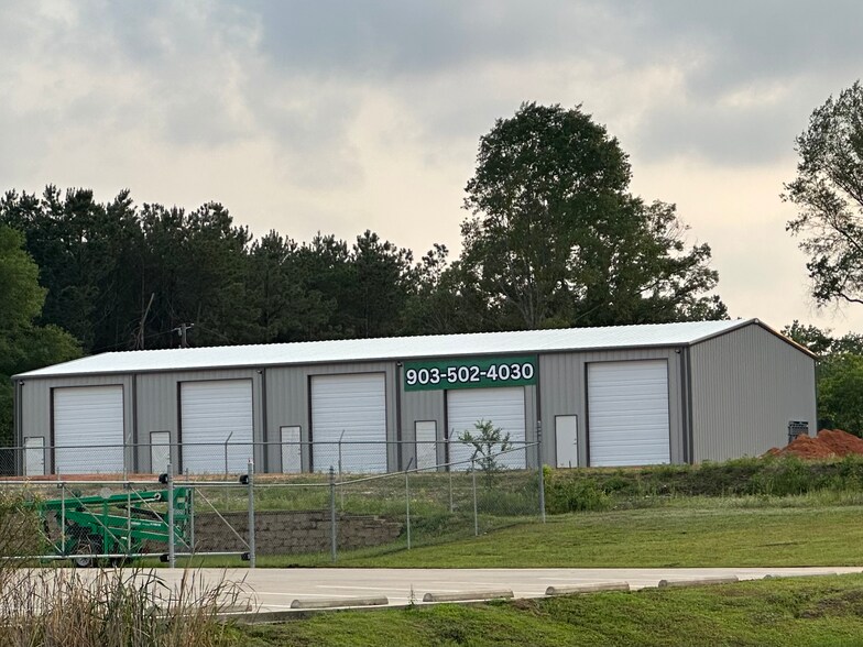 More Photos Of 10263 US Highway 69 N, Tyler Warehouse For Lease