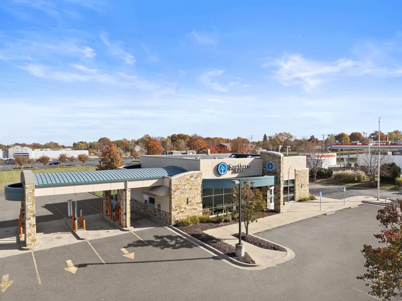Primary Photo Of 8515 N Oak Tfwy, Kansas City Bank For Sale