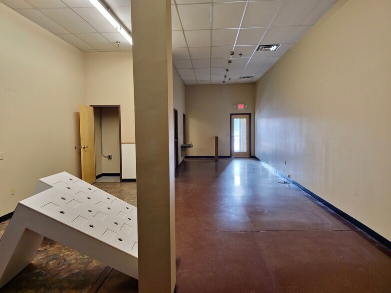 More Photos Of 514 E Pershing Ave, Riverton Freestanding For Lease