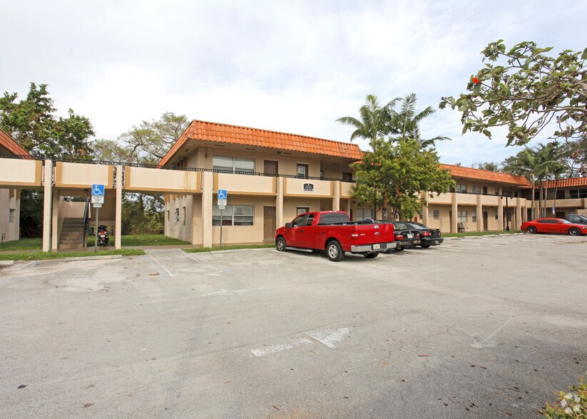 More Photos Of 400 NW 65th Ave, Margate Apartments For Sale