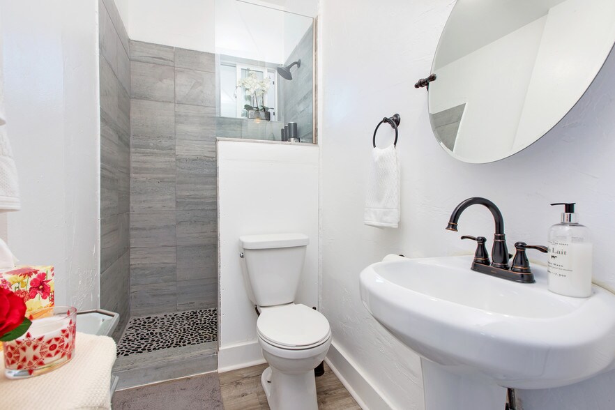 More Photos Of 1130-1134 11th Ave, San Diego Apartments For Sale