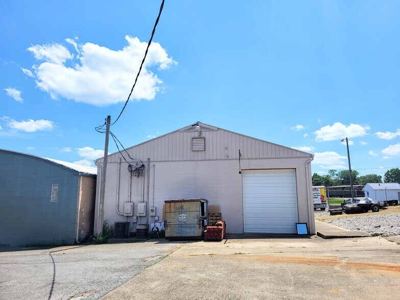 More Photos Of 603 W Main St, Glasgow Warehouse For Sale