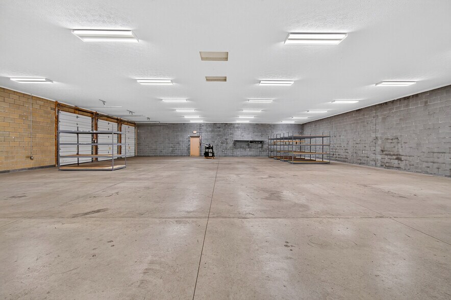More Photos Of 5240 Cleveland Ave, Wooster Flex For Sale