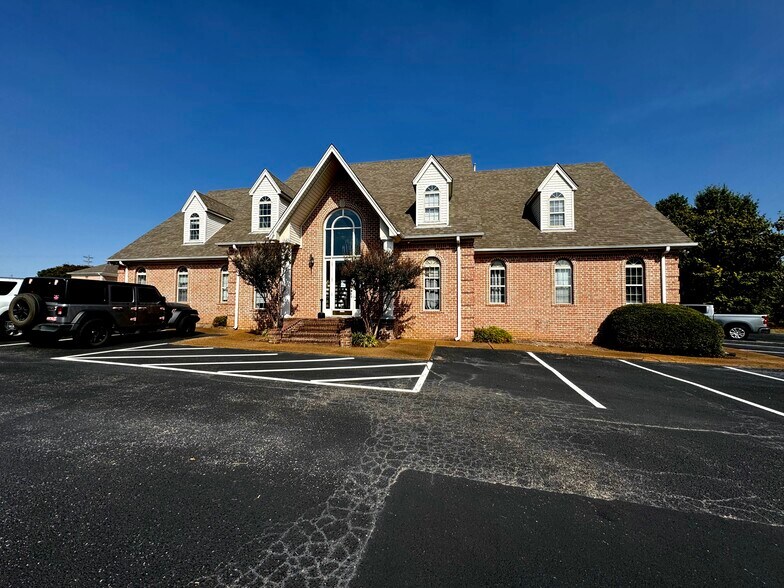 More Photos Of 6920 Oak Forest Dr, Olive Branch Loft Creative Space For Lease