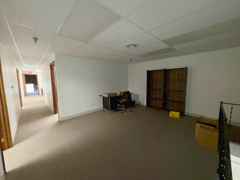 More Photos Of 4030 Gill Ave, Hampstead Research And Development For Sale