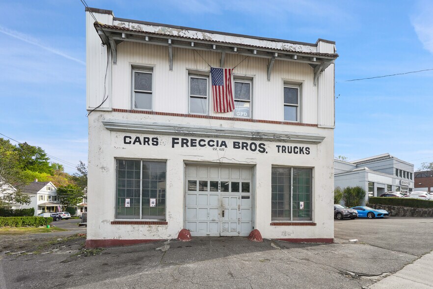 More Photos Of 246 W Putnam Ave, Greenwich Auto Dealership For Sale