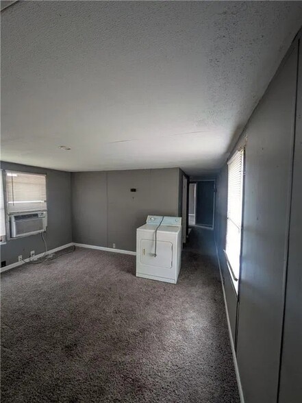 More Photos Of 812 Elm St, Henrietta Manufactured Housing Mobile Home Park For Sale