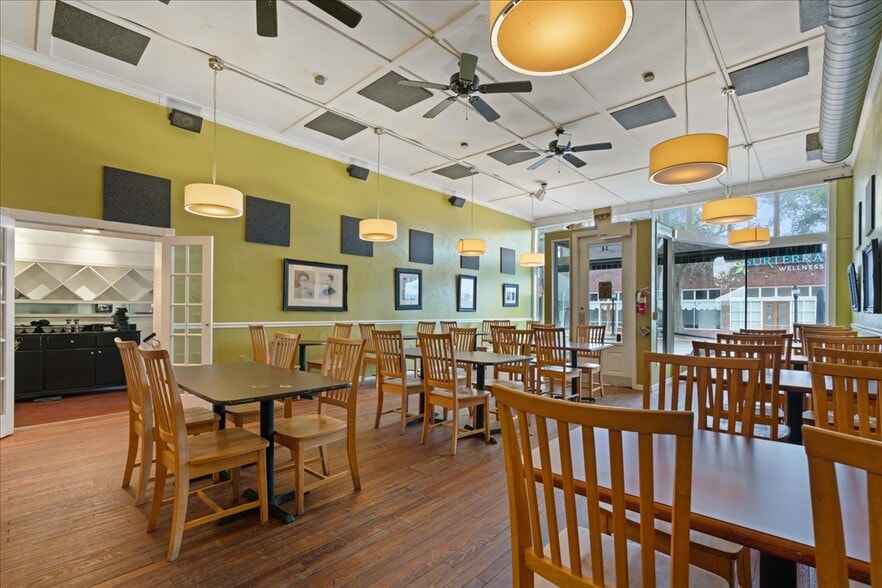 More Photos Of 14 SW 1st Ave, Gainesville Storefront For Lease