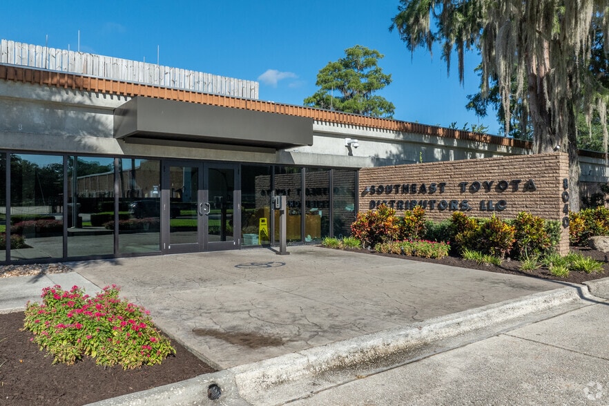 More Photos Of 8040 Bayberry Rd, Jacksonville Unknown For Lease