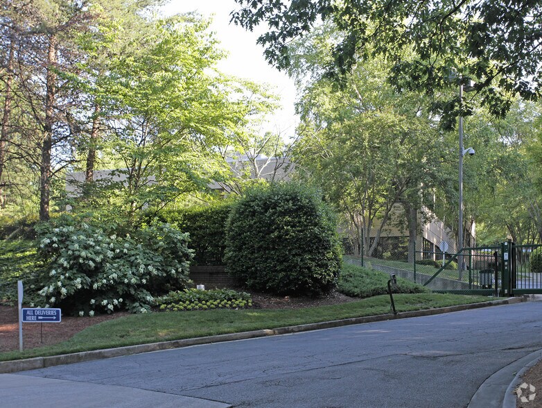 Primary Photo Of 2000 Lake Park Dr SE, Smyrna Office For Lease