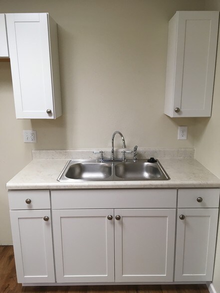 More Photos Of 137 E Washington St, Shelbyville Lodge Meeting Hall For Sale