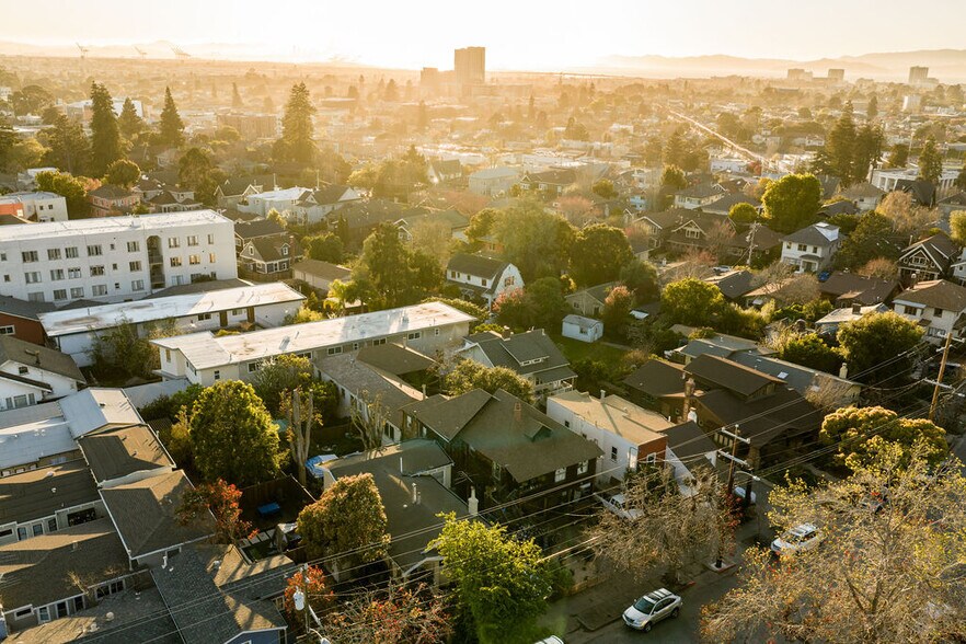 More Photos Of 219 John St, Oakland Apartments For Sale
