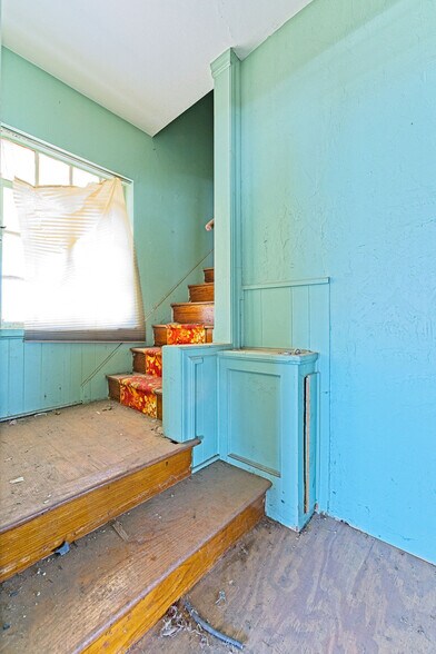 More Photos Of 400 SW 28th St, Oklahoma City Specialty For Sale