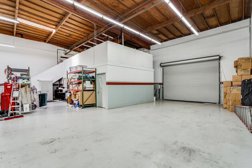 More Photos Of 1305-1331 Rollins Rd, Burlingame Warehouse For Lease