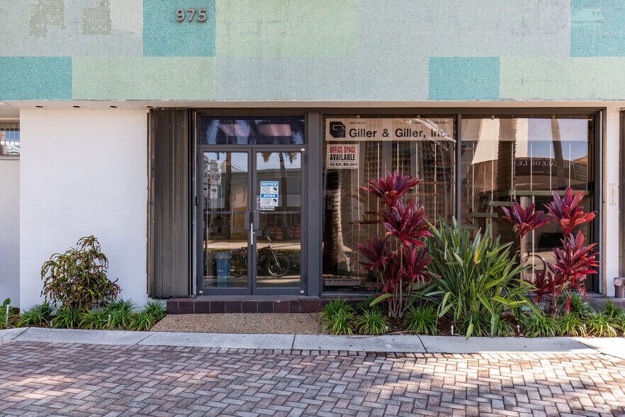 More Photos Of 975 Arthur Godfrey Rd, Miami Beach Medical For Lease