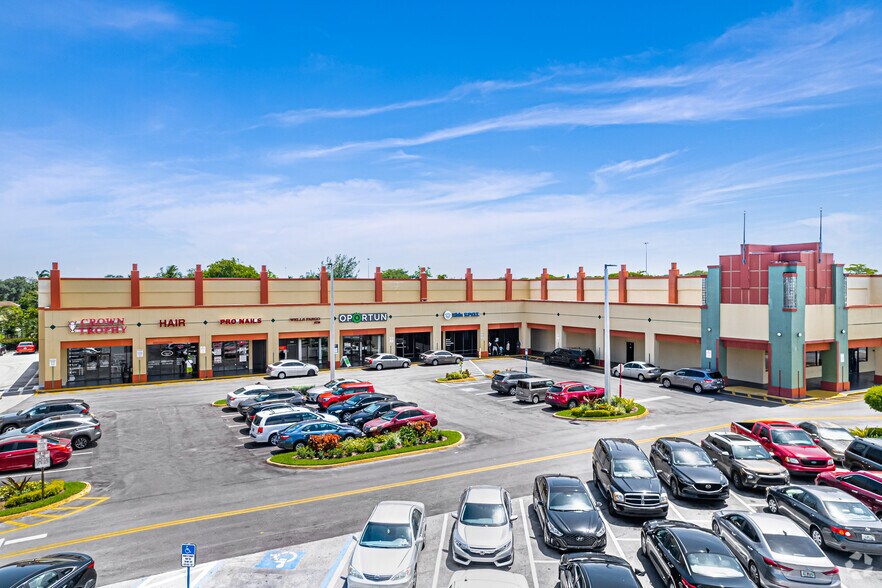 More Photos Of 7388-7562 W Commercial Blvd, Lauderhill General Retail For Lease