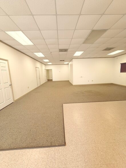 More Photos Of 14640 S FM 2790 W, Lytle Warehouse For Lease