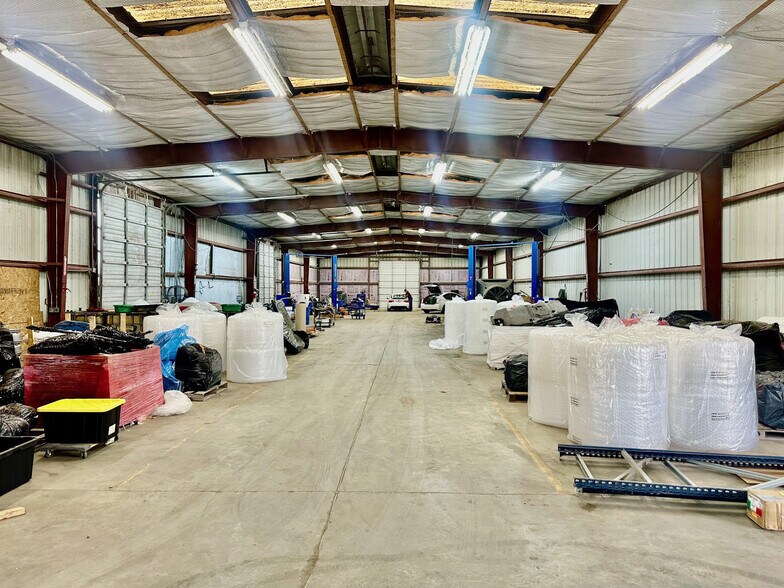 More Photos Of 9201B Tavenor Ln, Houston Warehouse For Lease