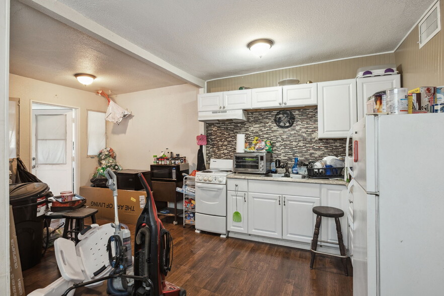 More Photos Of 616-620 N Fulton St, Fresno Office Residential For Sale