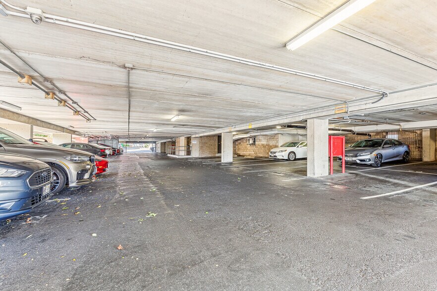 More Photos Of 614 Kapahulu Ave, Honolulu Office For Sale
