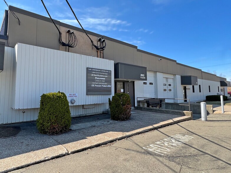 More Photos Of 2800-2860 W 21st St, Erie Office For Lease