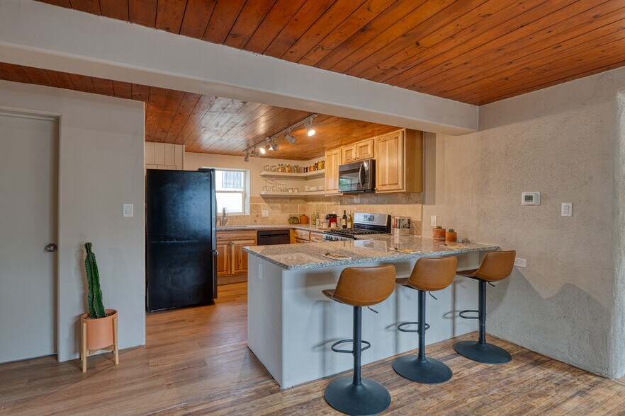 More Photos Of 720-724 School St, Espanola Apartments For Sale