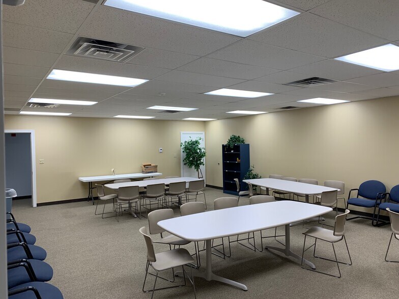 More Photos Of 115 Golf Course Rd, Logan Office For Lease